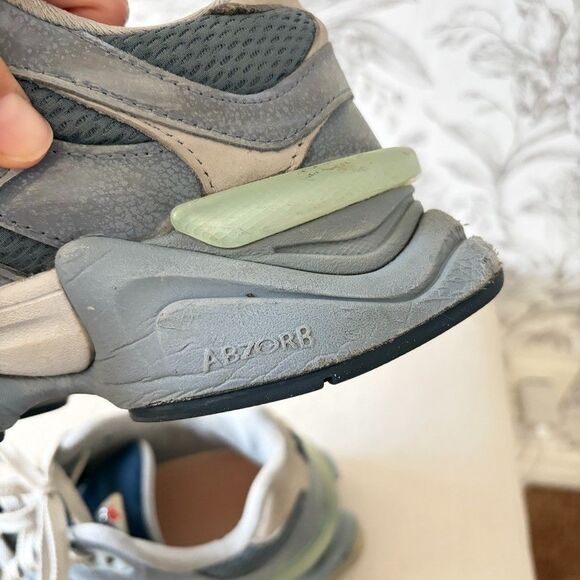 New Balance 9060 Grey Day Moon Daze Blue Mens Size 6.5 U9060MD1 Flaws*